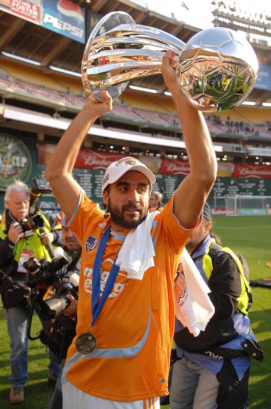 De Rosario lifting MLS Cup