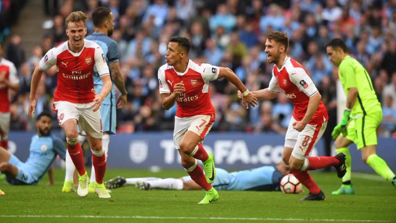 Alexis Sanchez Goal VS Man City