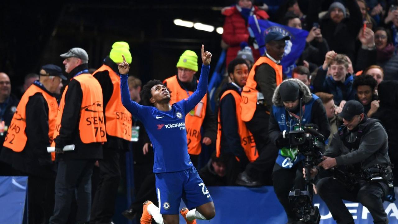 Willian Goal Celebration vs Barcelona 