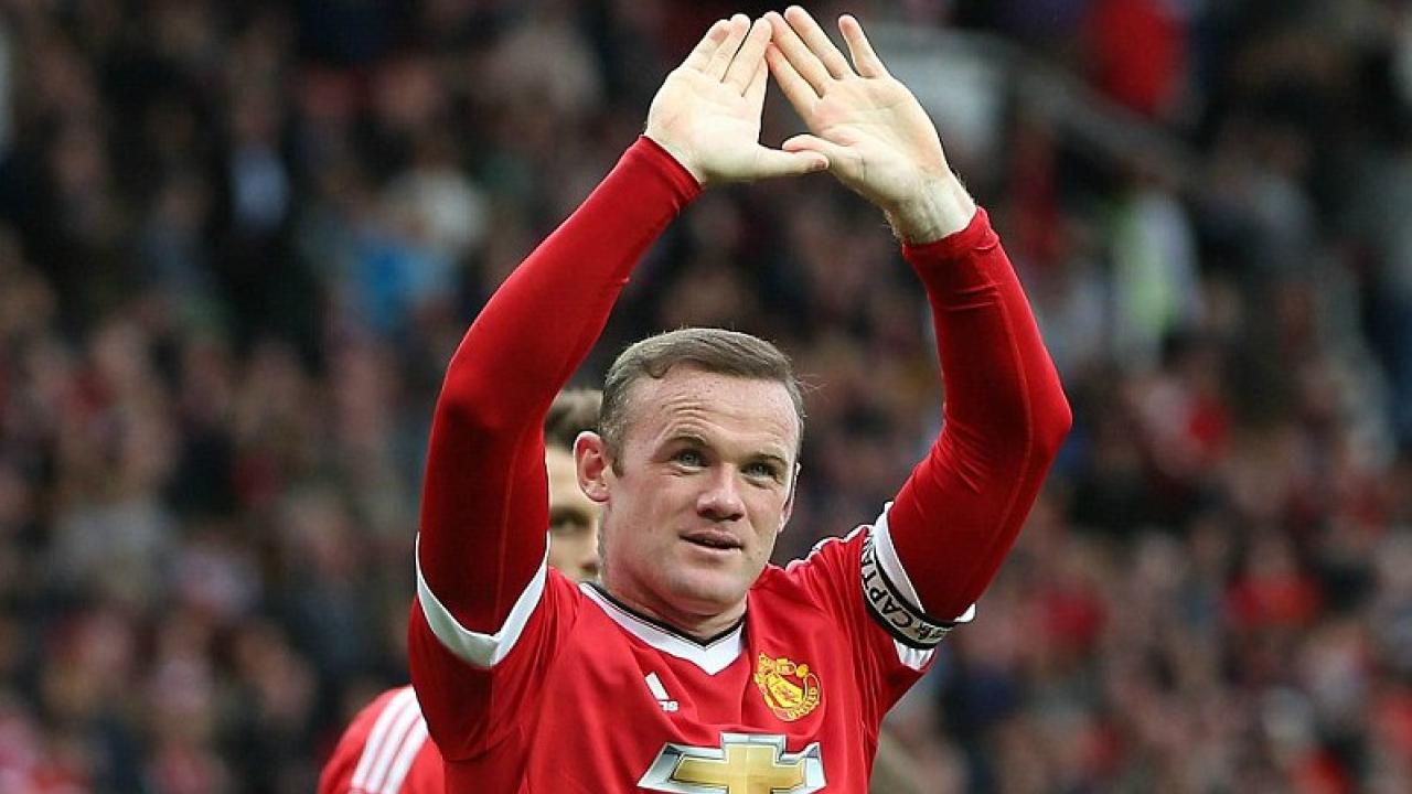 Wayne Rooney celebrates his goal. 