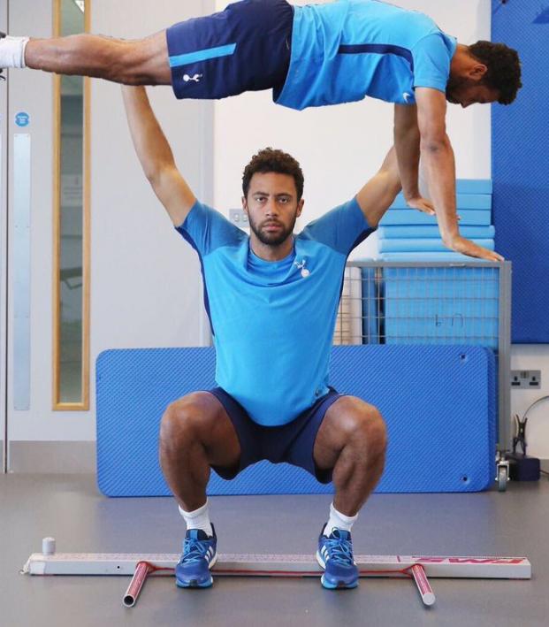 Dembélé Squats Himself