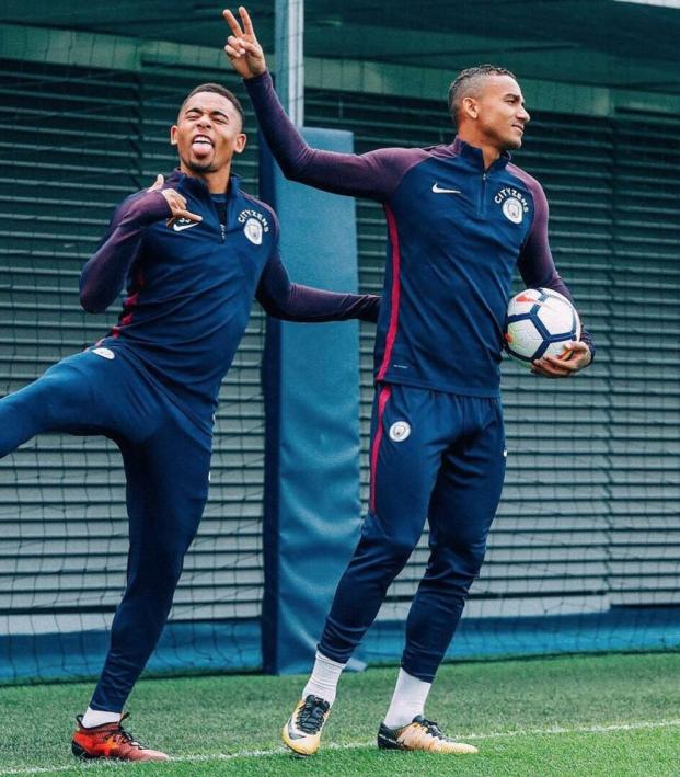 Gabriel Jesus Danilo Luiz Man City Training