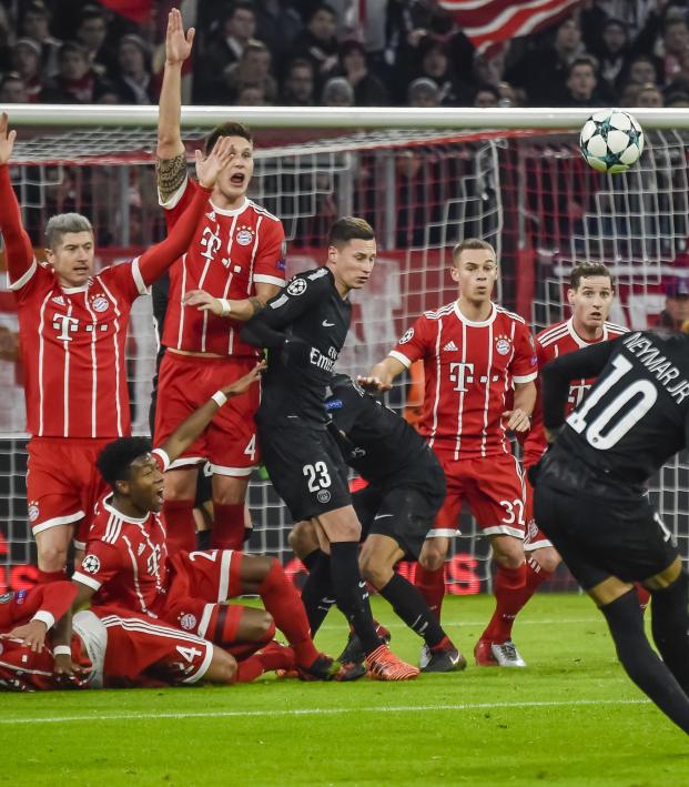 Neymar Free Kick Against Bayern Munich 