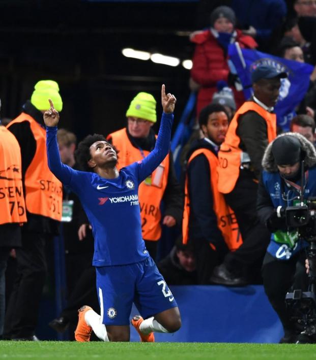 Willian Goal Celebration vs Barcelona 