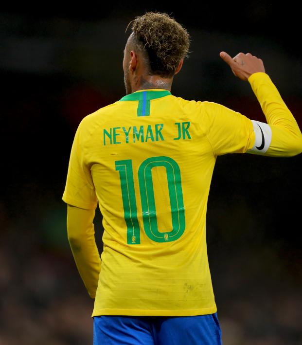 Neymar Jr. en uniforme de Brasil