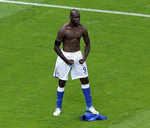 Mario Balotelli's signature "hulk" celebration