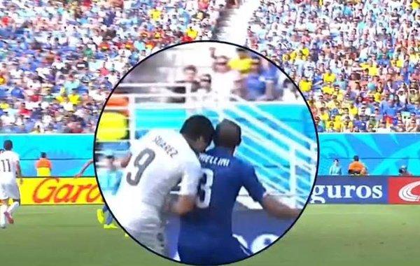 Suarez takes a chomp out of Chiellini