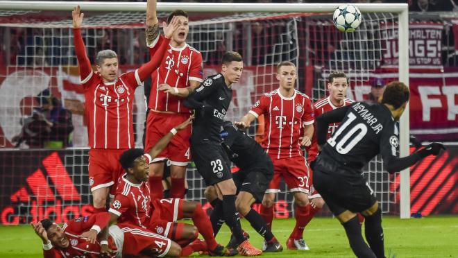 Neymar Free Kick Against Bayern Munich 