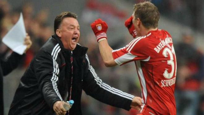 Schweinsteiger will reunite with van Gaal at United