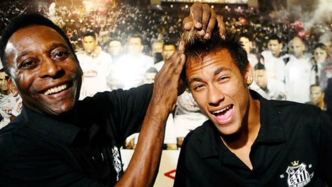 Pele plays with Neymar's hair. Pele's opinion on Neymar and Messi.