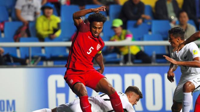 Erik Palmer-Brown Signs Contract With Manchester City