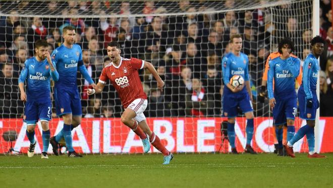 Eric Lichaj goal vs Arsenal