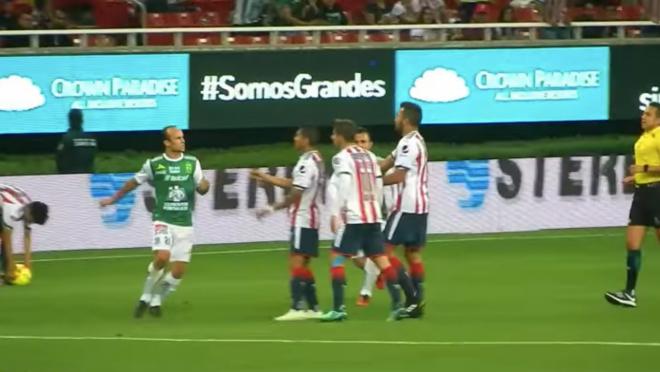 Landon Donovan Chivas brawl