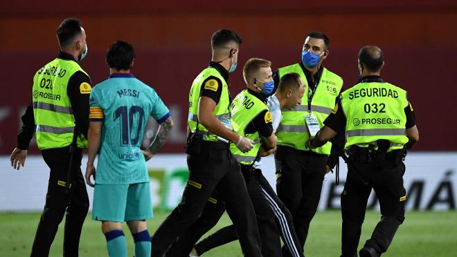 Barcelona Pitch Invader