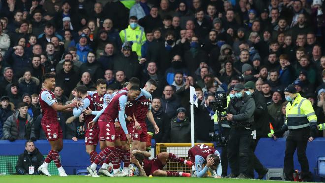 Everton Fans Bottle Incident