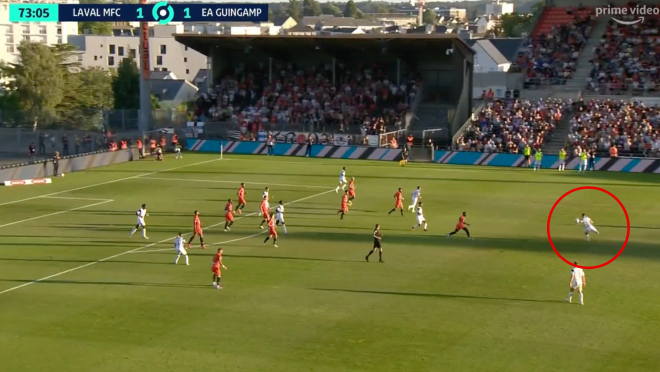 Jérémy Livolant scores an outrageous goal for Guingamp in Ligue 2 (@PVSportFR | Twitter)