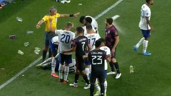 Bottles thrown at USA vs. Mexico game