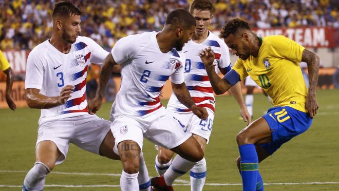 DeAndre Yedlin vs Neymar