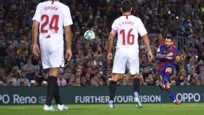 Lionel Messi free kick vs Sevilla