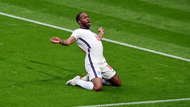 Raheem Sterling scores against Czech Republic