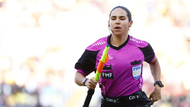 Karen Díaz en el primer trío arbitral femenino en un Mundial masculino