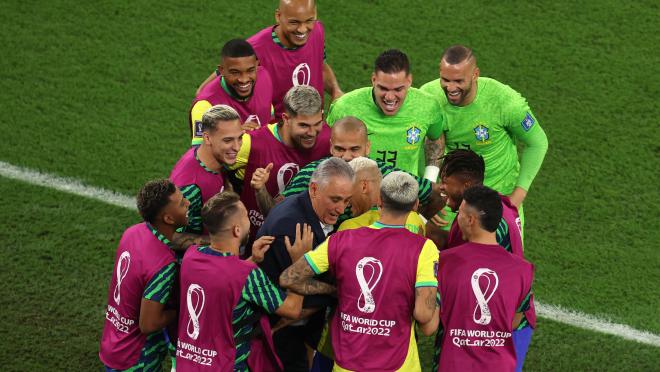 Brazil coach Tite dances as samba soccer destroys South Korea