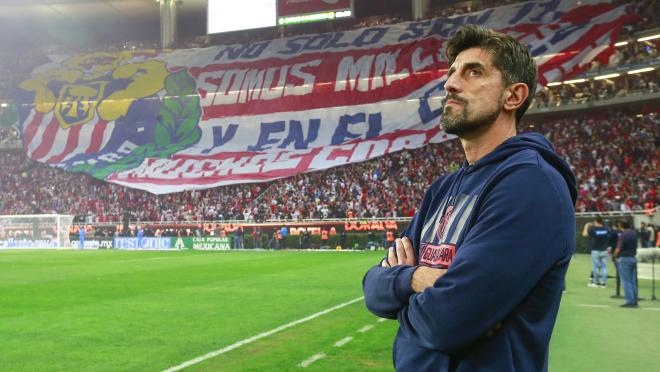 Paunovic prohíbe tocar trofeo