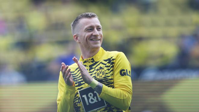 Marco Reus applauds fans at Signal Iduna Park