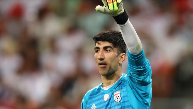 Alireza Beiranvand throw