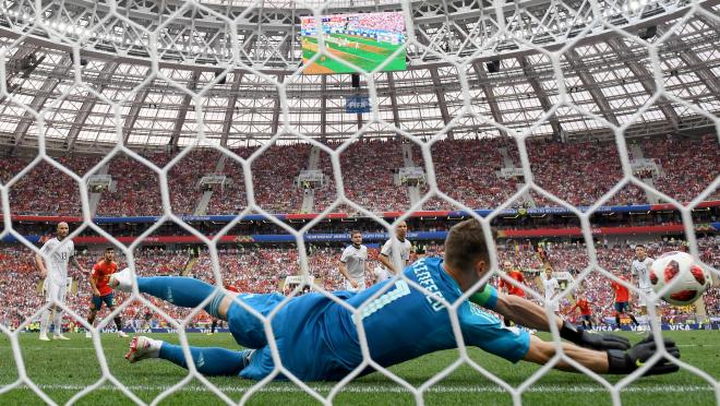 Igor Akinfeev penalty save vs Spain