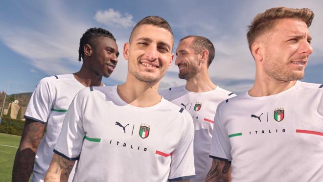 Italy away kit 2021