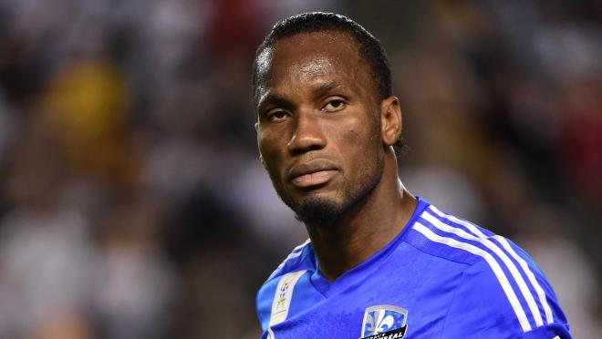 Drogba Looks Smug As He Abandons His Teammates