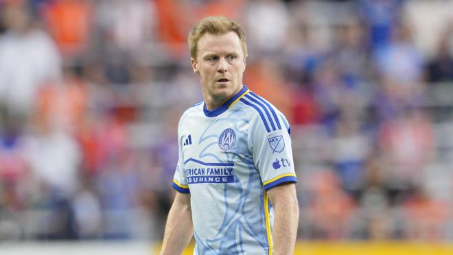 Dax McCarty retiring