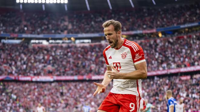 Harry Kane celebrates goal for Bayern Munich