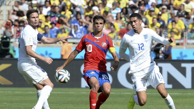 Bryan Ruiz Scores From Long Distance Against Russia