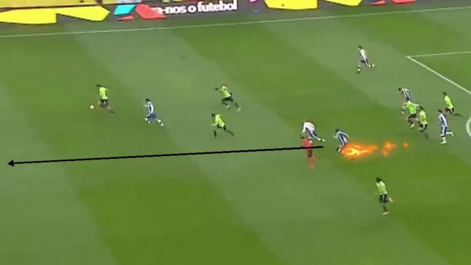 Porto's Danilo shows off speed