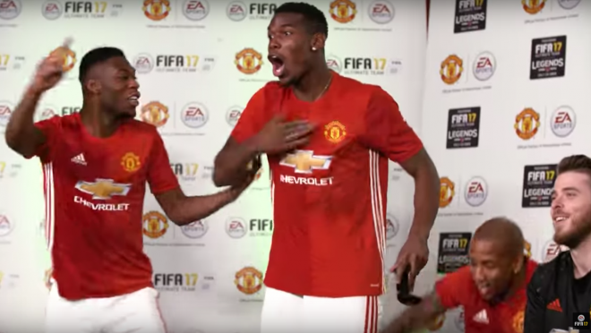 Manchester United Players Play FIFA