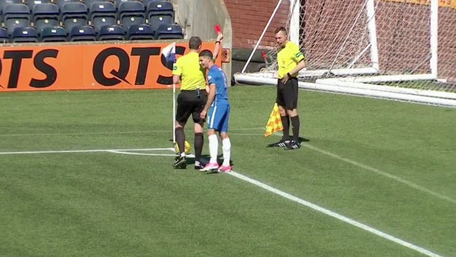 Scottish linesman vomits and gets Red Card 