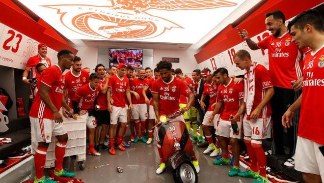 Benfica celebrate title on a scooter