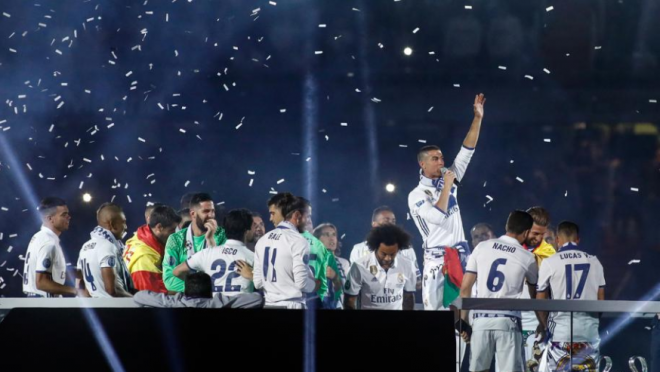 Cristiano Ronaldo joins Ballon D'or Chants