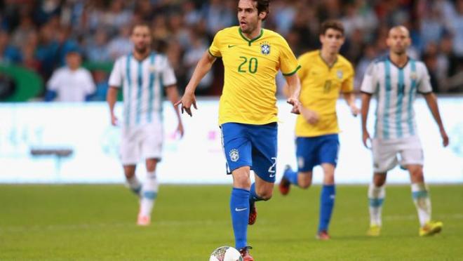 Kaka Outrunning Messi Goal