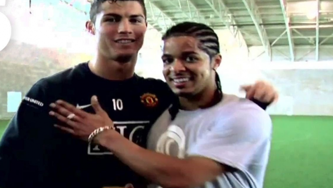 Jeremy Lynch freestyling with Cristiano Ronaldo 