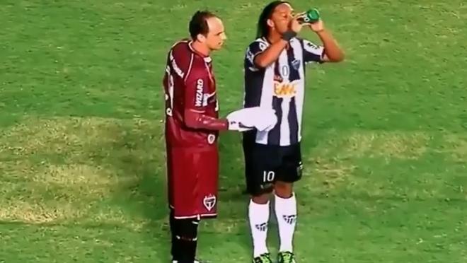 Ronaldinho Water bottle trick