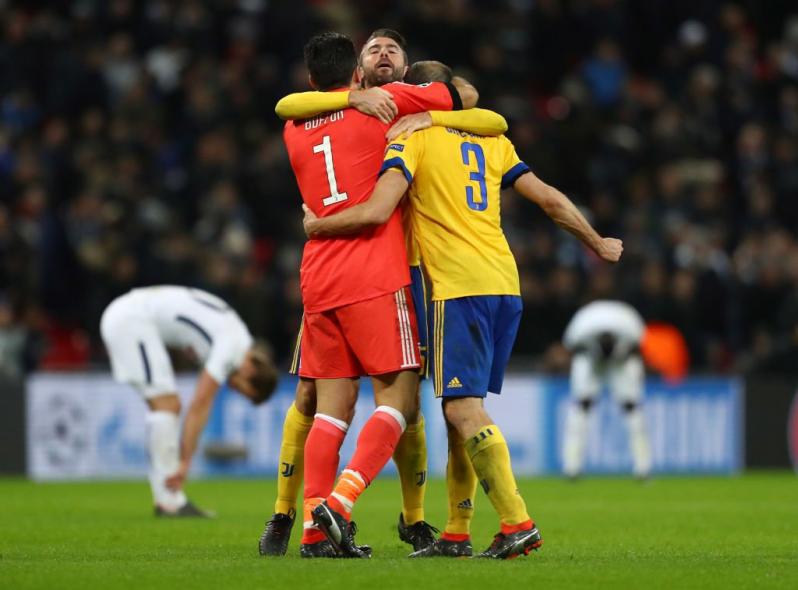 Giorgio Chiellini defending against Tottenham