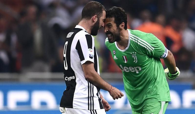 Gianluigi Buffon and Higuain