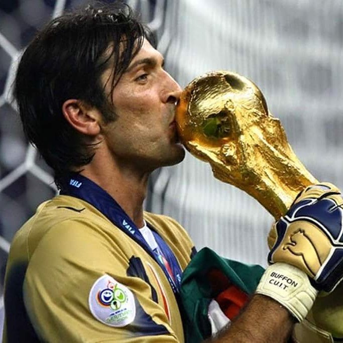 Buffon kiss