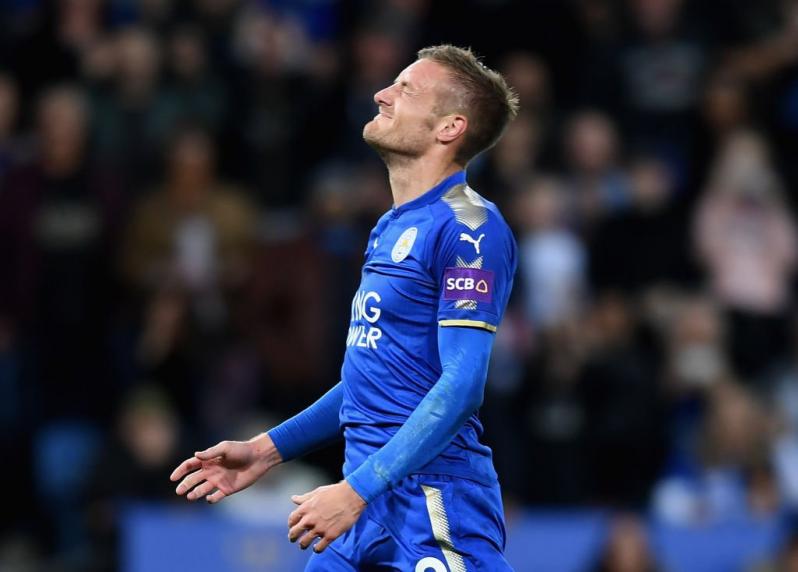 Jamie Vardy misses penalty against Liverpool.