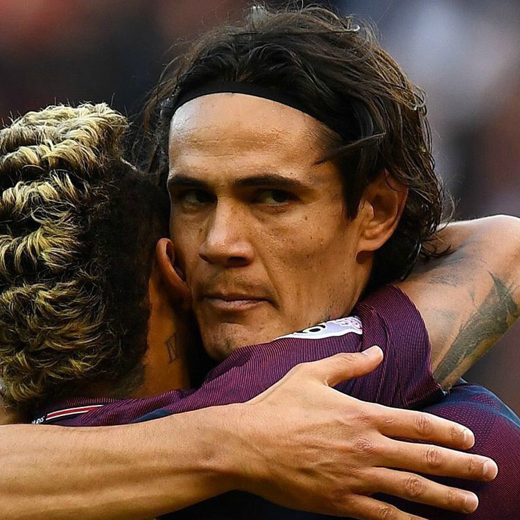 Neymar and Cavani hug close up