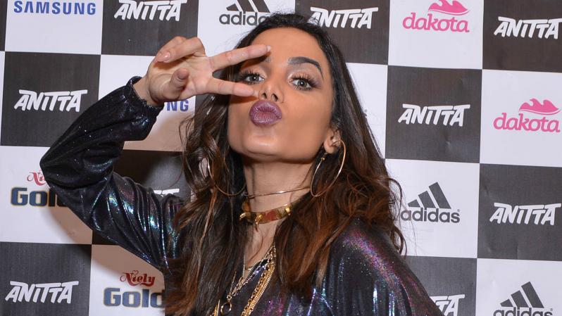 Neymar's girlfriend, Anitta