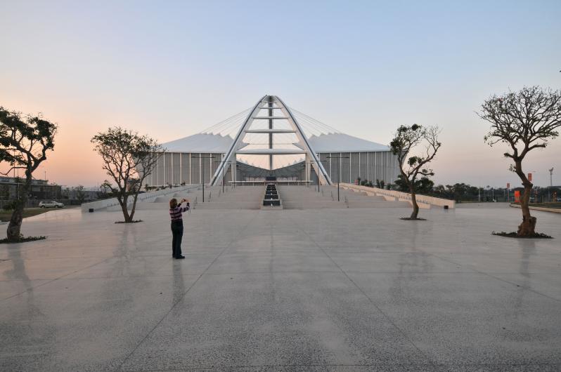 pictures of amazing stadiums, moses mabhida walk